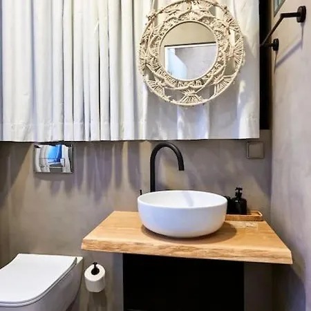 In The Center Of Next To The Apartament *